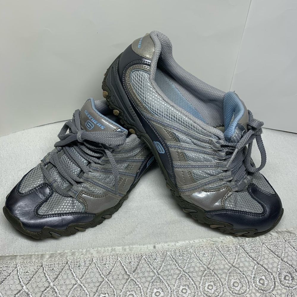 2/15 Sketchers Grey shoes